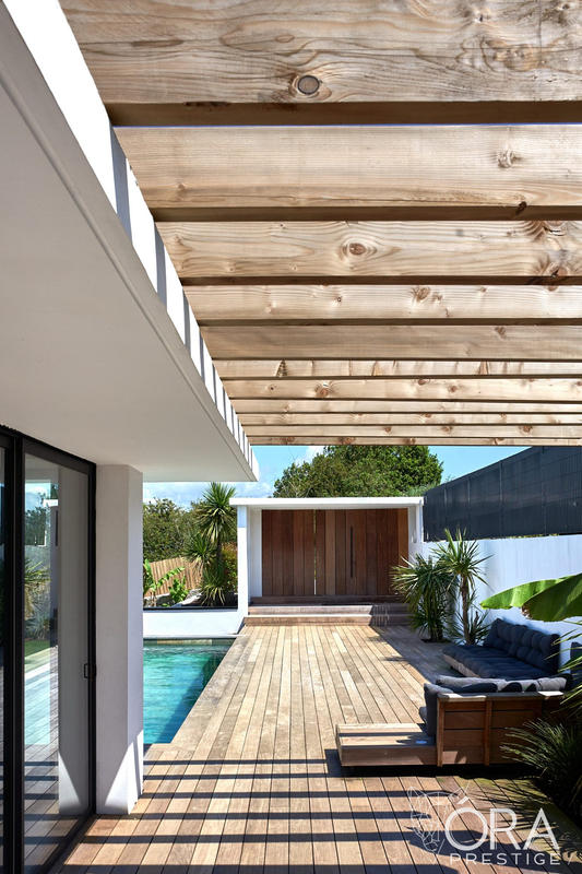 Maison contemporaine - 217 m² - 7 pièces