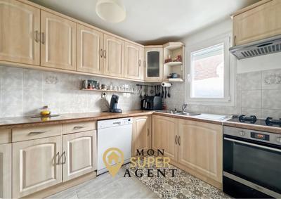 Maison - 96 m² - 5 pièces