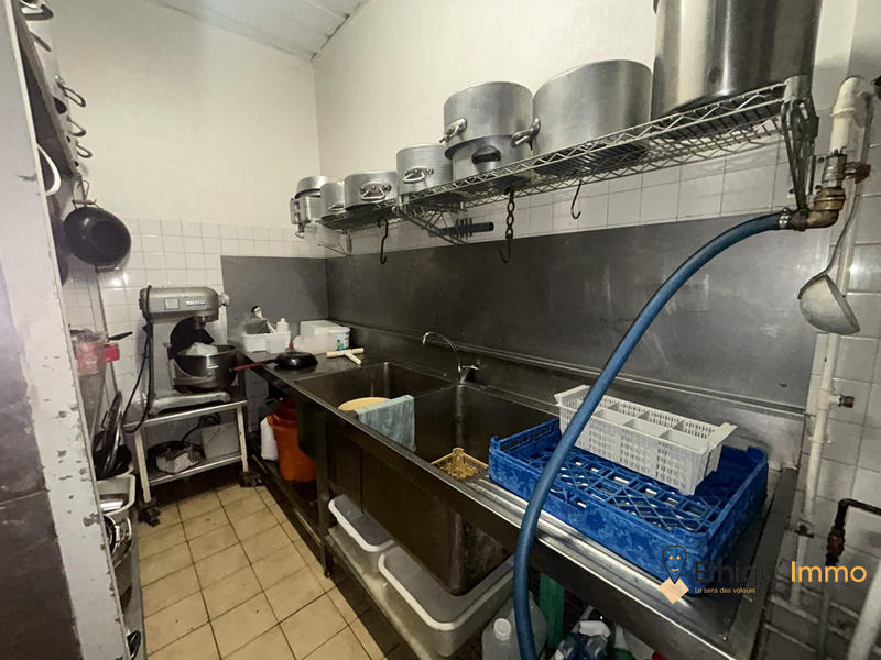 Maison - 700 m² - 17 pièces