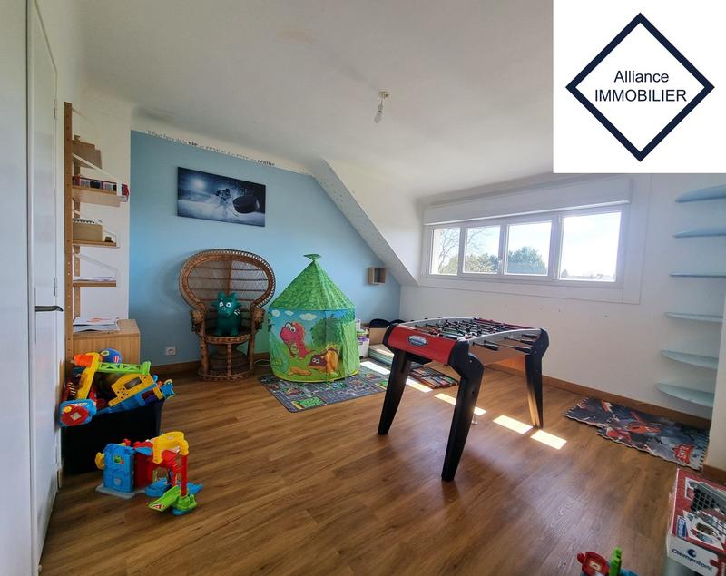 Maison - 177 m² - 7 pièces