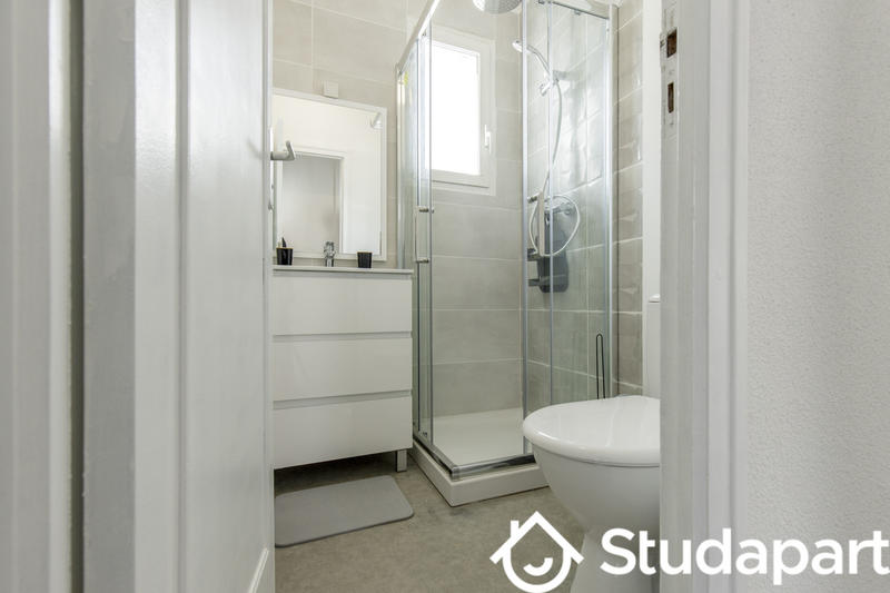 Chambre - 9 m² - 1 pièce