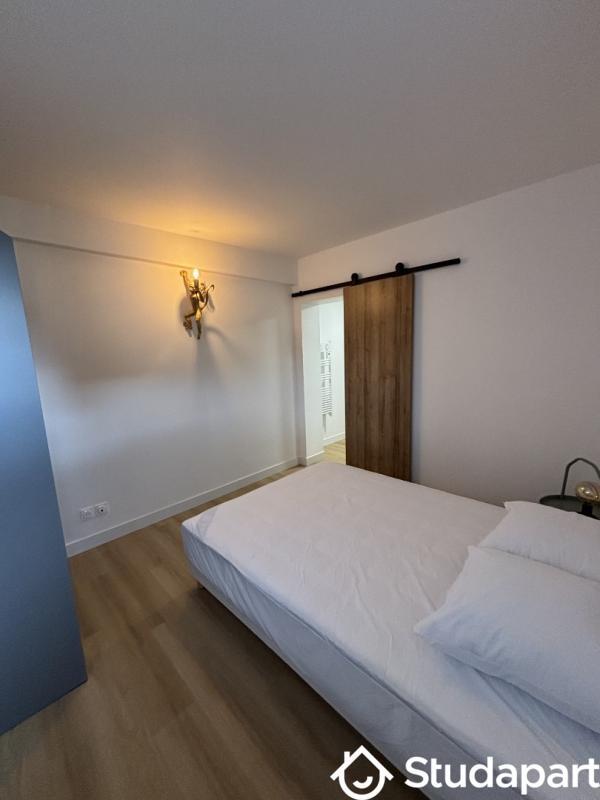 Chambre - 13 m² - 1 pièce