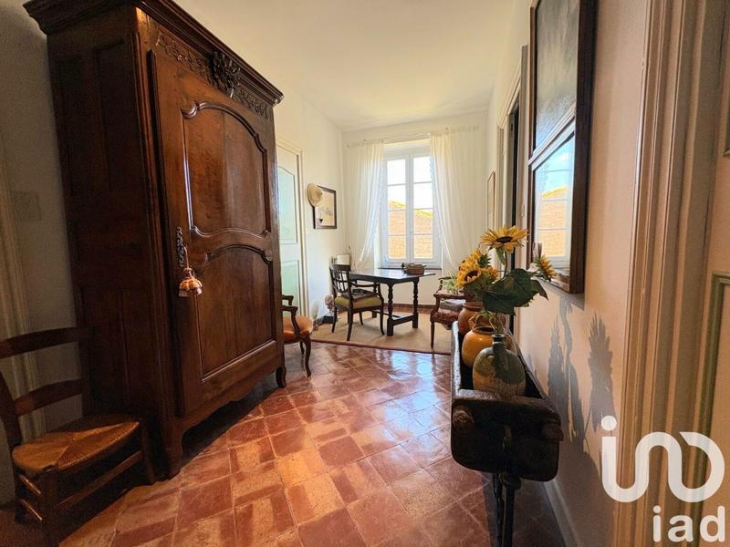 Maison - 330 m² - 10 pièces