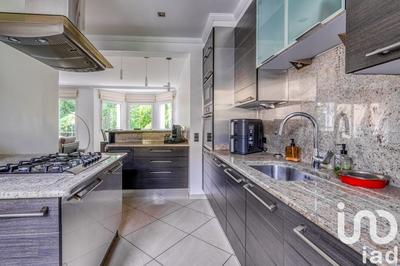 Maison - 180 m² - 6 pièces