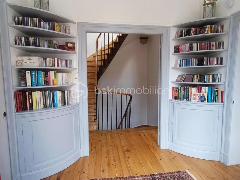 Hôtel particulier - 210 m² - 7 pièces