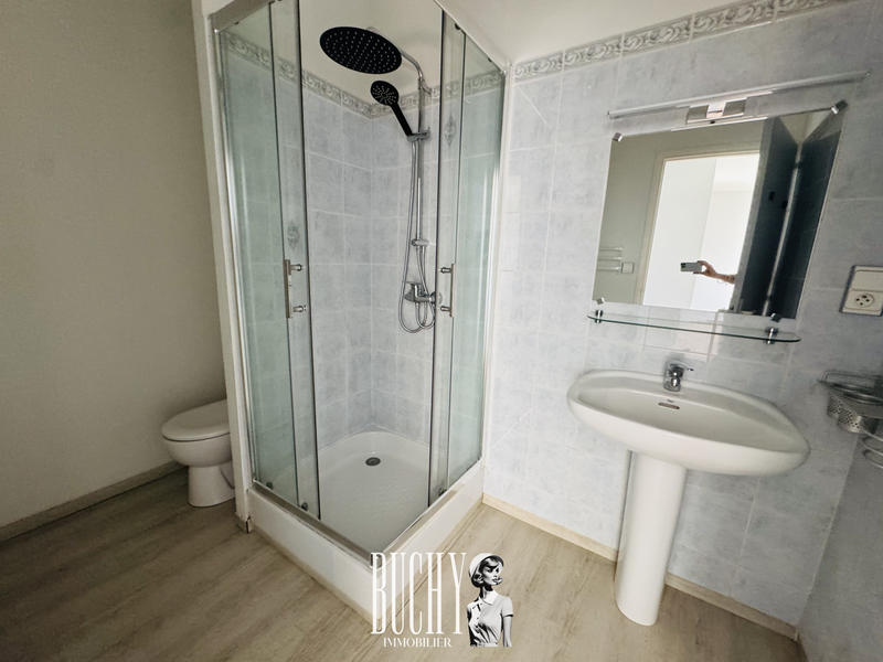 Maison - 220 m² - 12 pièces