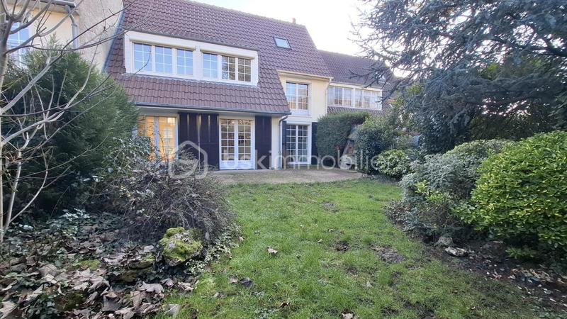 Maison - 146 m² - 6 pièces