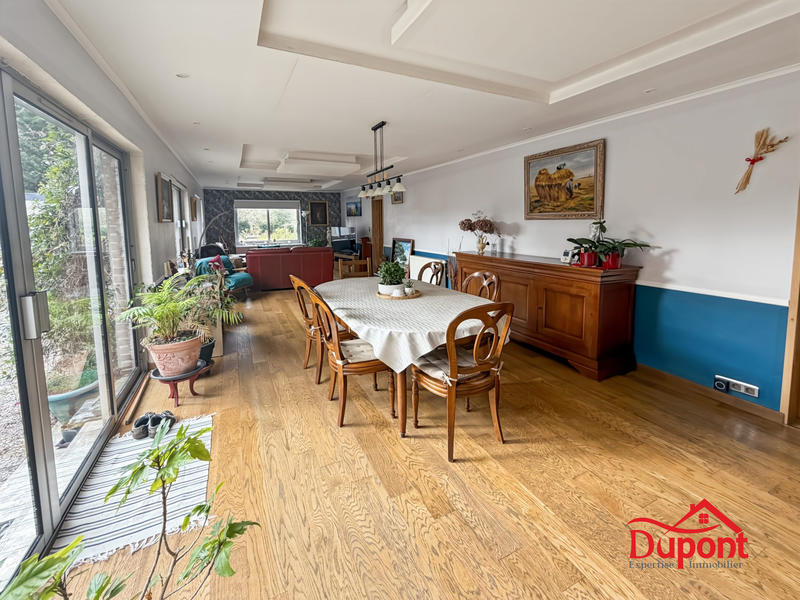 Maison - 201 m² - 7 pièces