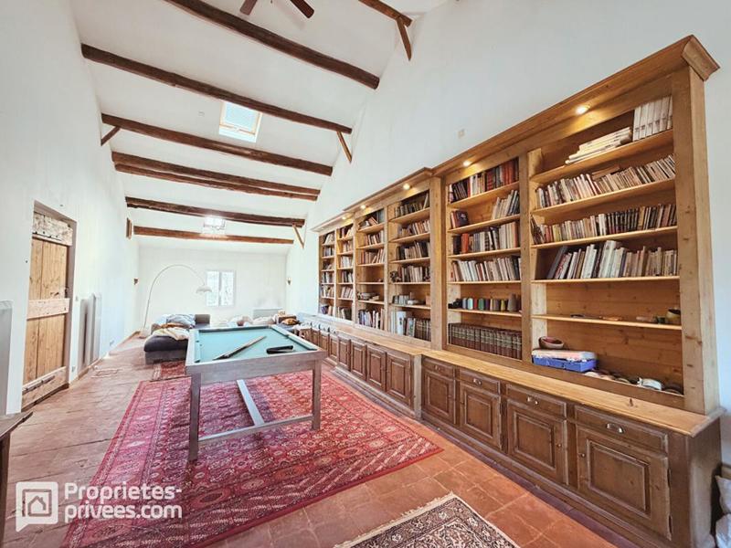 Maison - 479 m² - 9 pièces