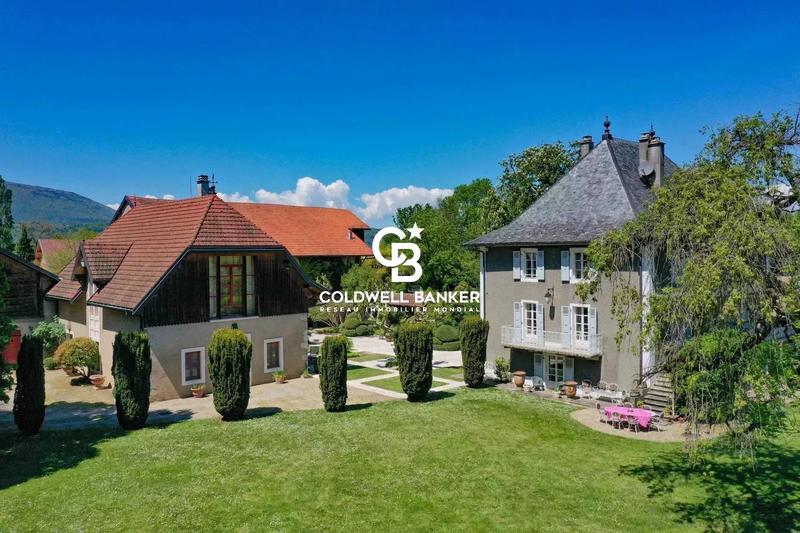 Propriété - 950 m² - 20 pièces