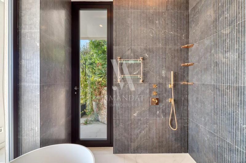 Villa - 570 m² - 7 pièces