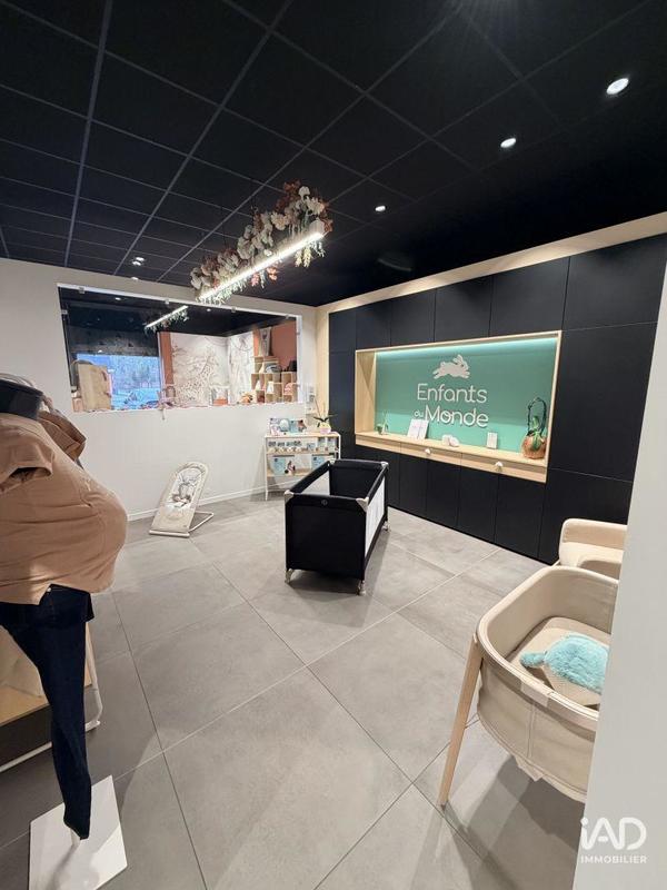 Local commercial - 297 m²