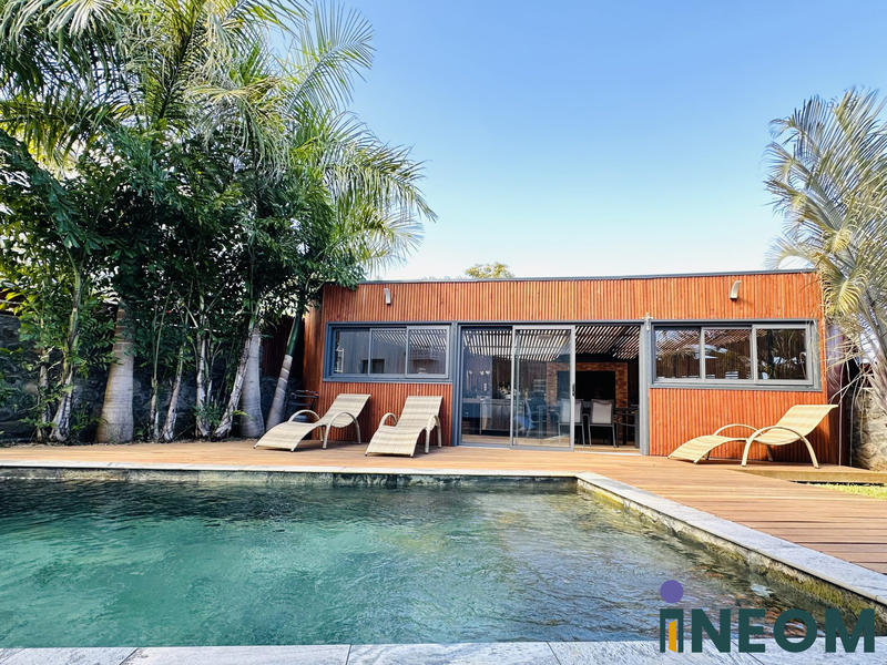 Villa - 250 m² - 8 pièces