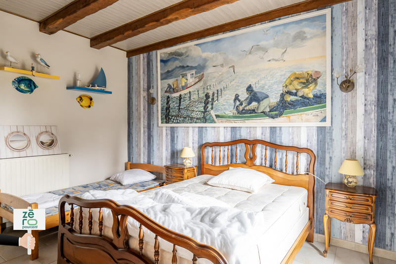 Maison - 240 m² - 10 pièces