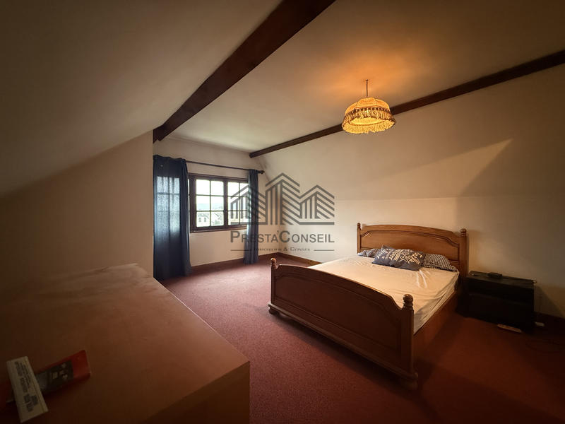 Maison - 210 m² - 5 pièces