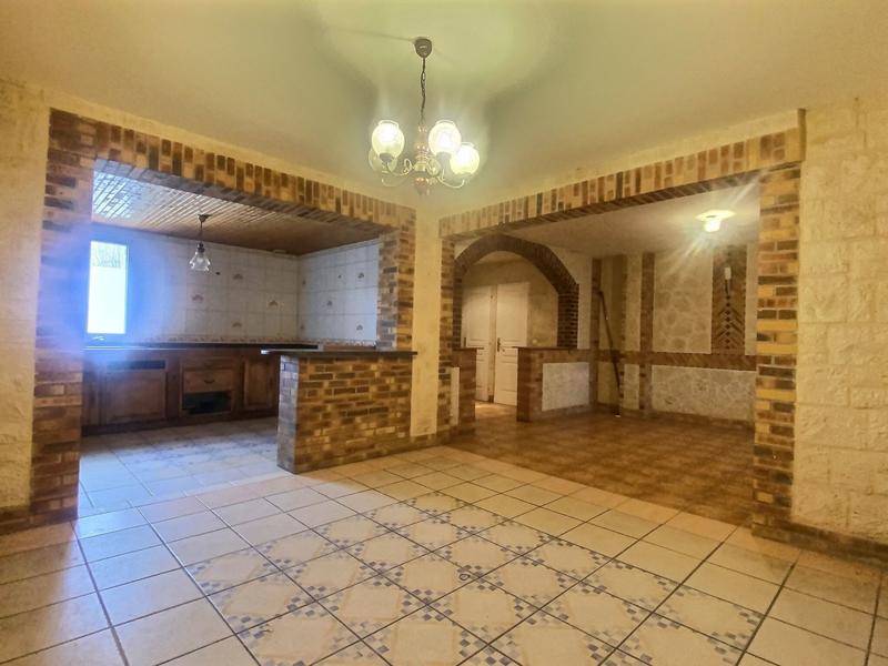 Maison - 200 m² - 10 pièces