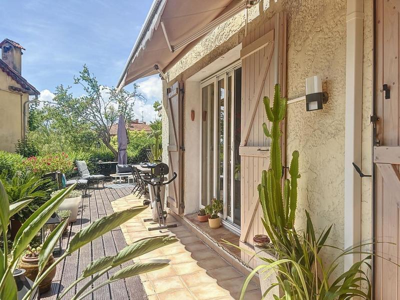 Appartement - 90 m² - 4 pièces