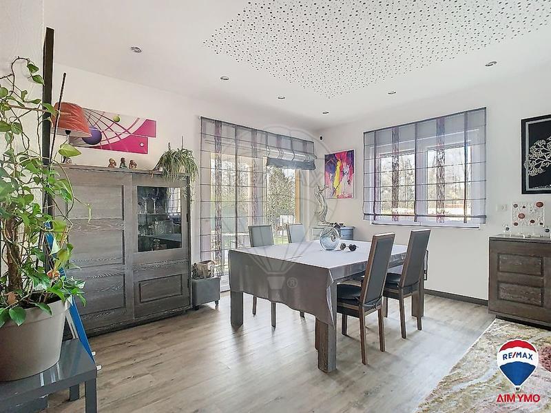 Maison - 220 m² - 6 pièces