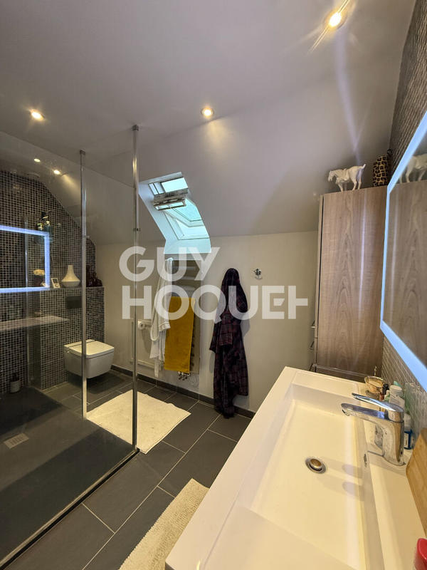 Maison - 163 m² - 7 pièces