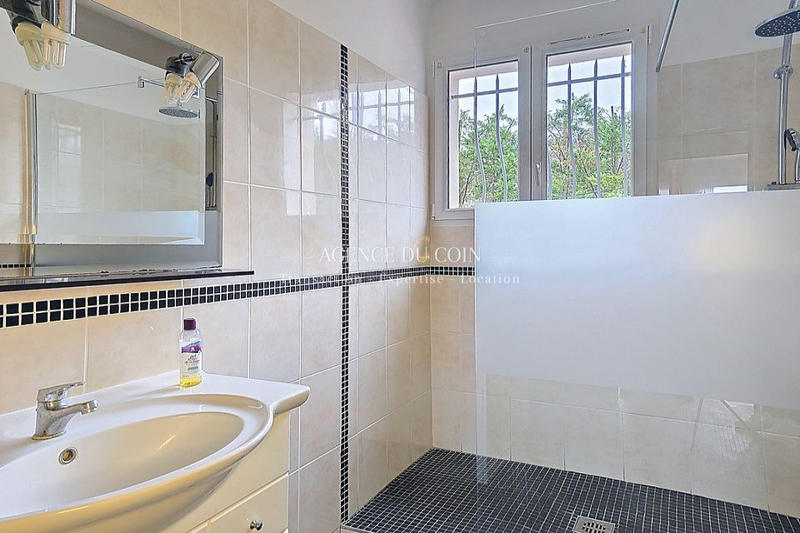 Appartement - 102 m² - 4 pièces