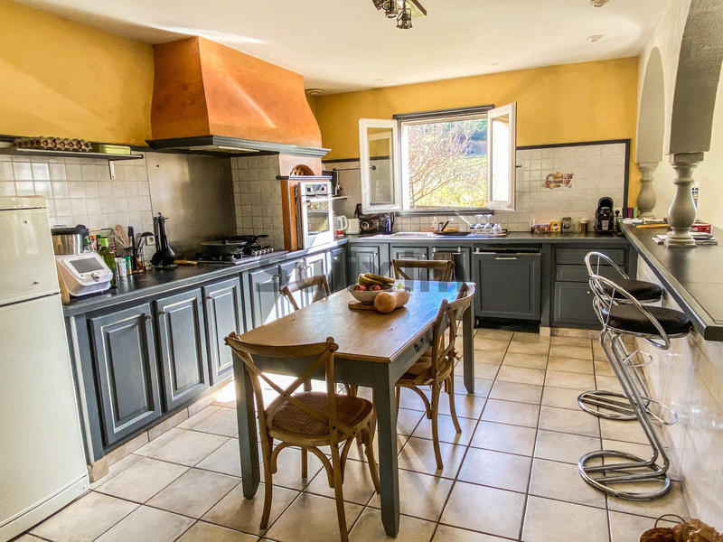 Villa - 228 m² - 9 pièces