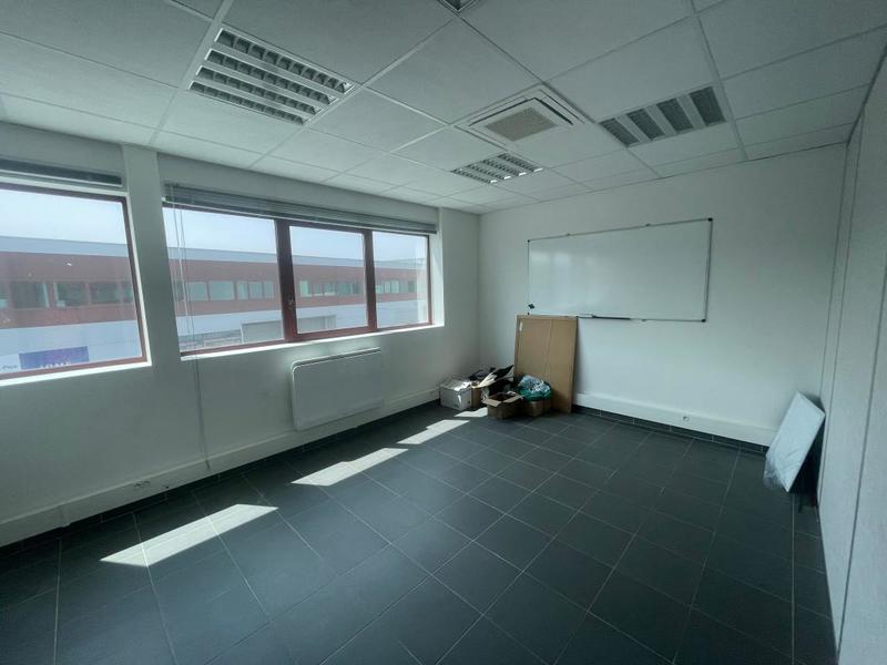 Local commercial - 679 m²