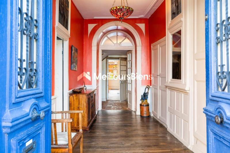 Maison de maîtres - 232 m² - 8 pièces