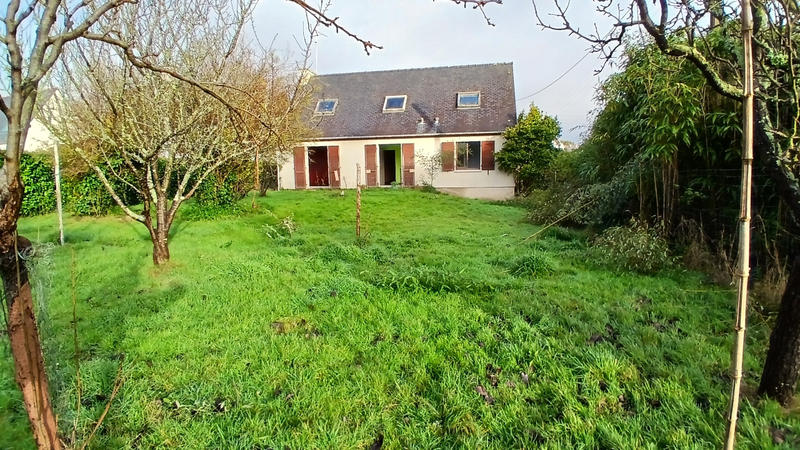 Maison - 90 m² - 5 pièces