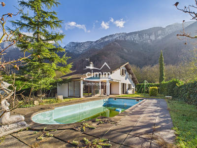 Maison - 174 m² - 6 pièces