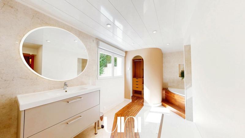 Maison - 164 m² - 7 pièces