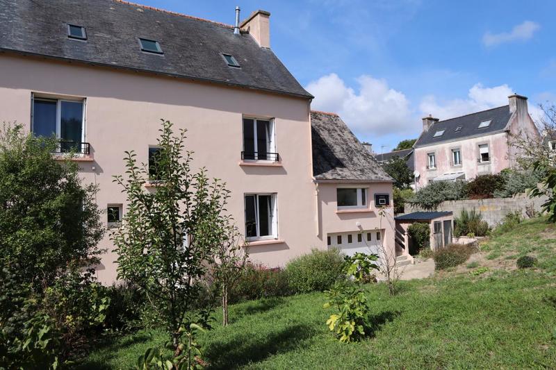 Maison - 218 m² - 7 pièces