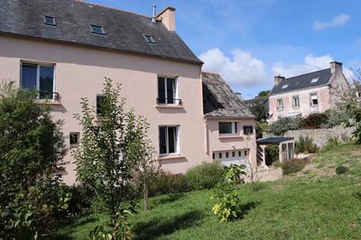 Maison - 218 m² - 7 pièces