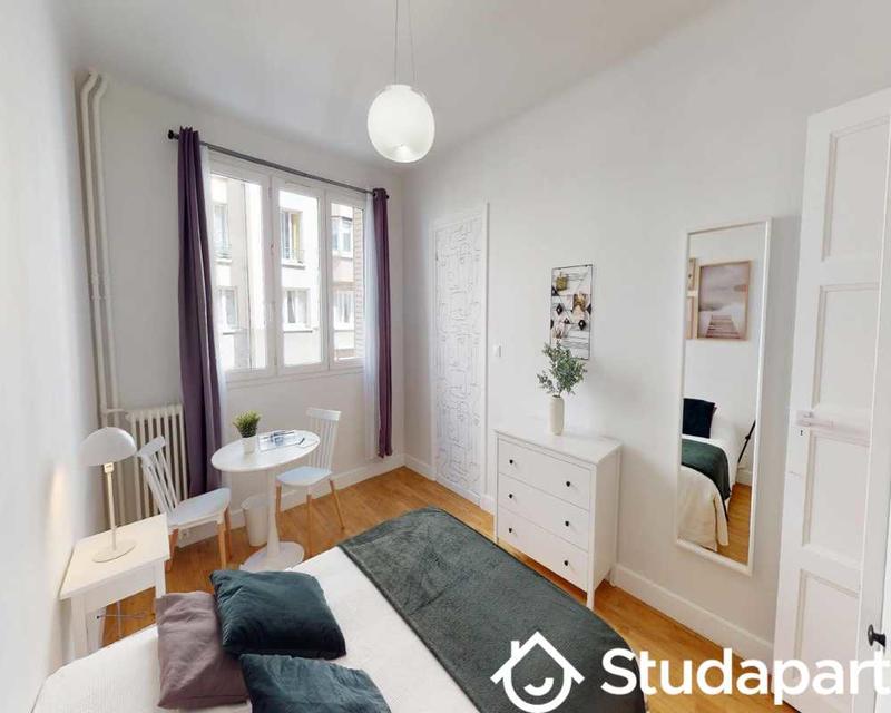 Chambre - 80 m² - 1 pièce