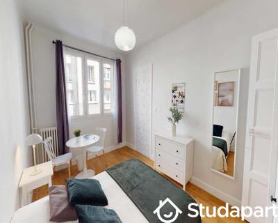 Chambre - 80 m² - 1 pièce