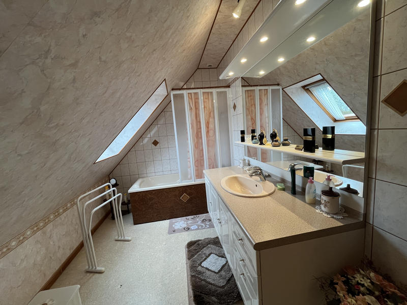 Maison - 170 m² - 7 pièces