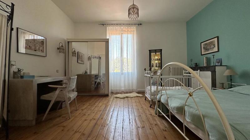 Propriété - 190 m² - 7 pièces