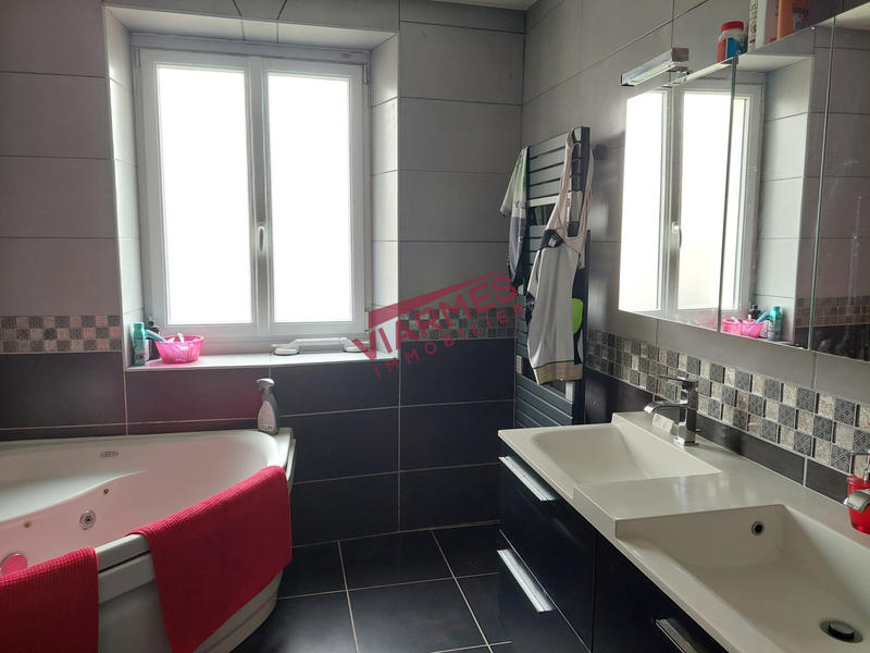 Maison ancienne - 183 m² - 8 pièces