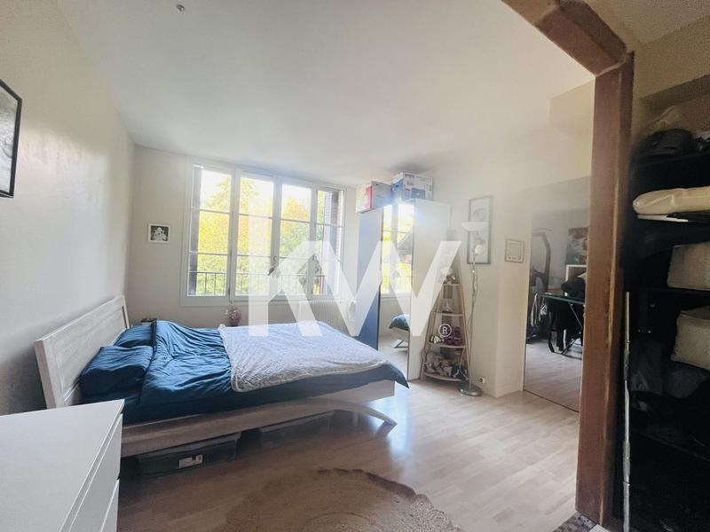 Appartement - 99 m² - 5 pièces