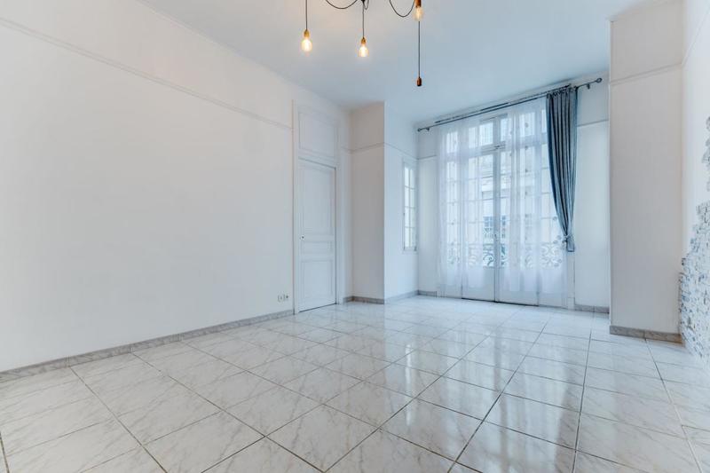 Appartement - 84 m² - 3 pièces