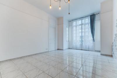 Appartement - 84 m² - 3 pièces