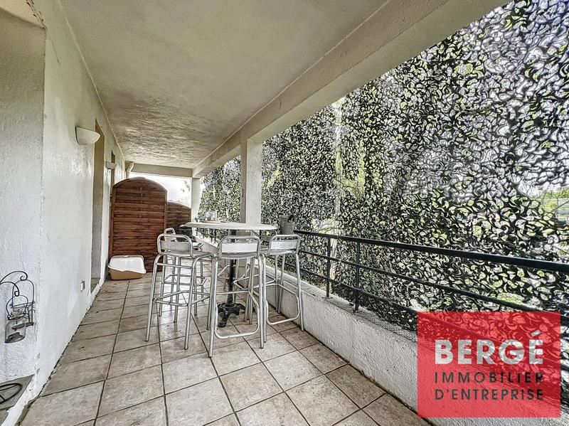 Entrepôt - 1 800 m²