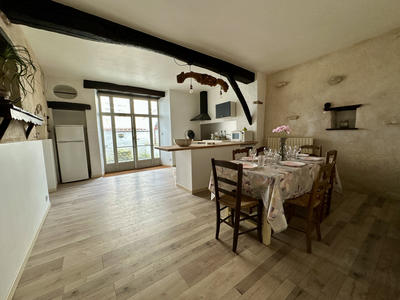 Maison - 223 m² - 9 pièces