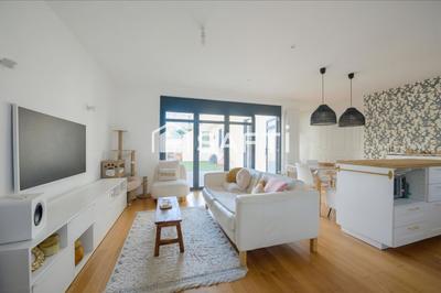 Maison - 95 m² - 5 pièces