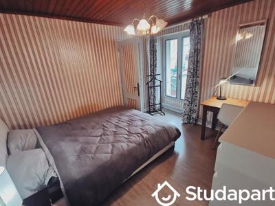 Chambre - 12 m² - 1 pièce