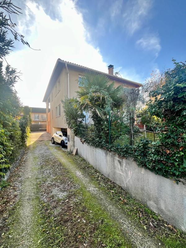 Immeuble - 226 m² - 10 pièces