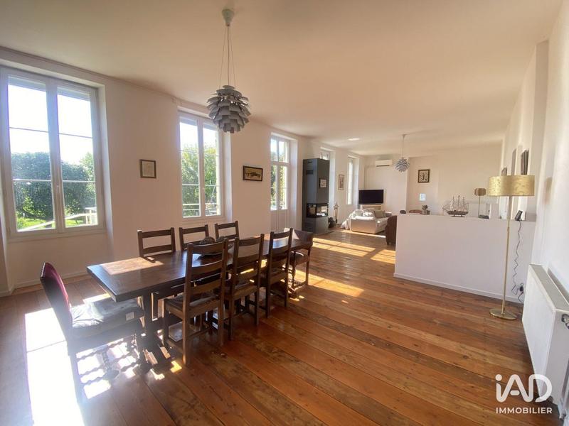 Maison - 300 m² - 6 pièces