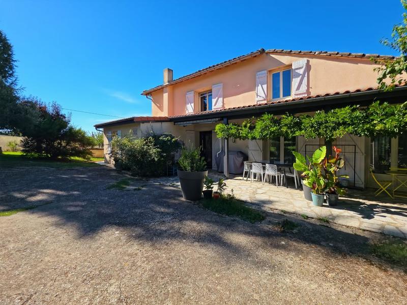 Maison - 249 m² - 6 pièces