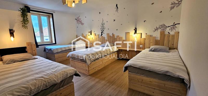 Maison - 251 m² - 7 pièces