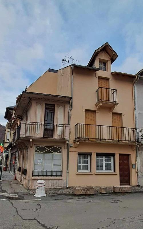 Maison - 99 m² - 16 pièces