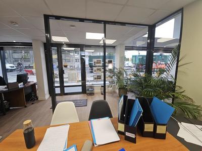 Local commercial - 203 m²